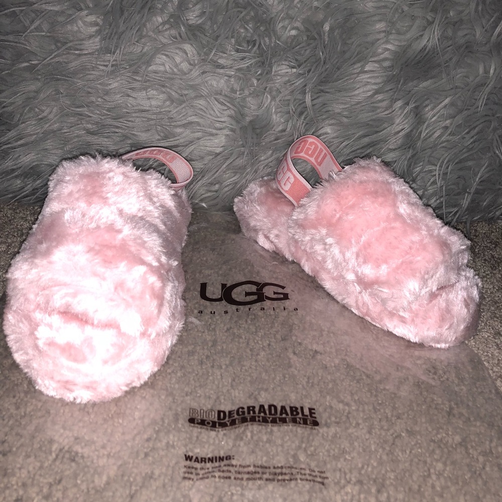 UGG fluff YEAH! sandal.